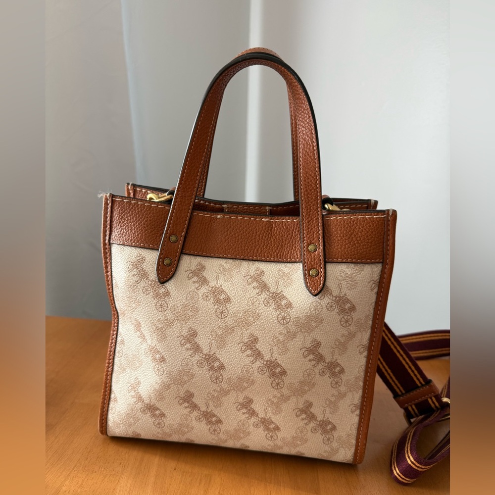 Coach Field Tote 22 With Horse and Carriage - Picture 8 of 8